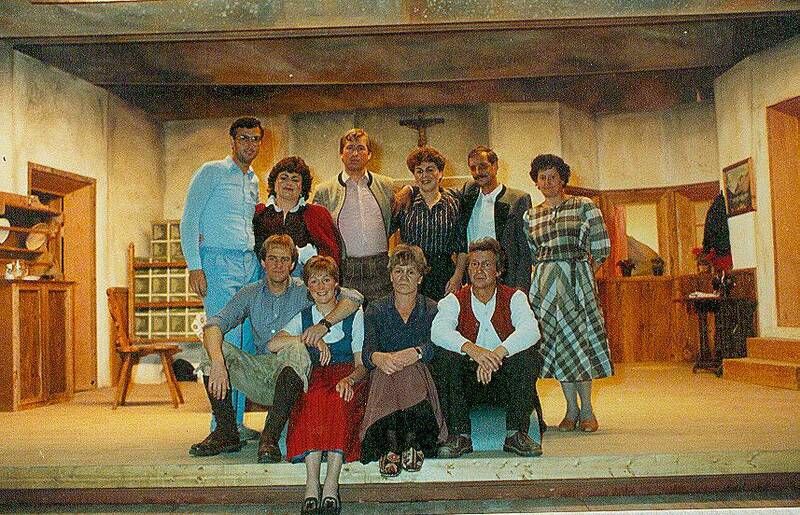 Volkstheater Axams - Schwarze Fleckerl 1985